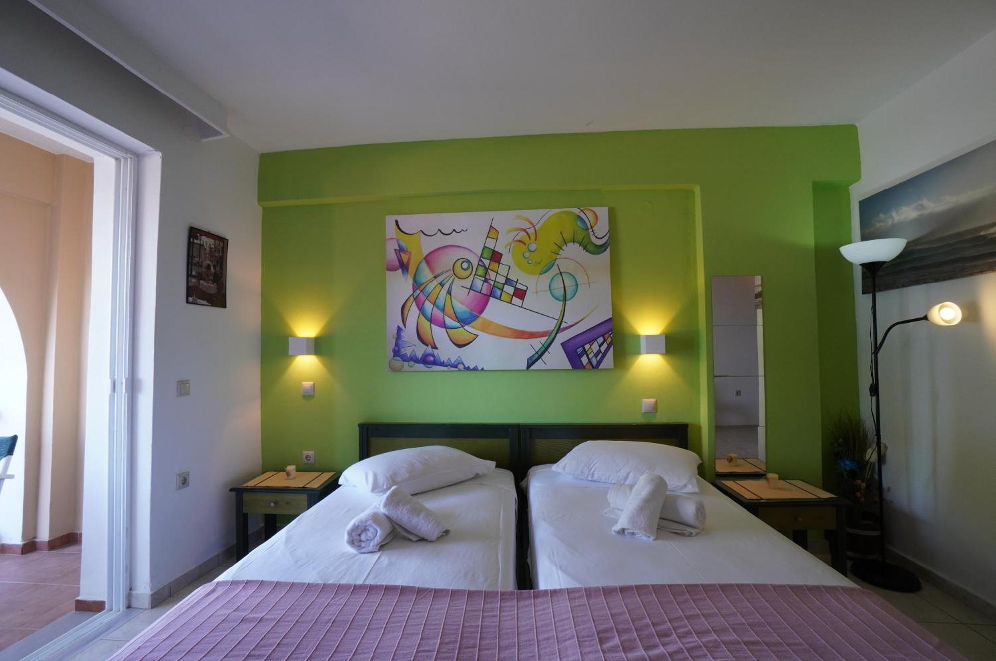 Seafront Spirit Apartments 자킨토스 타운 객실 사진
